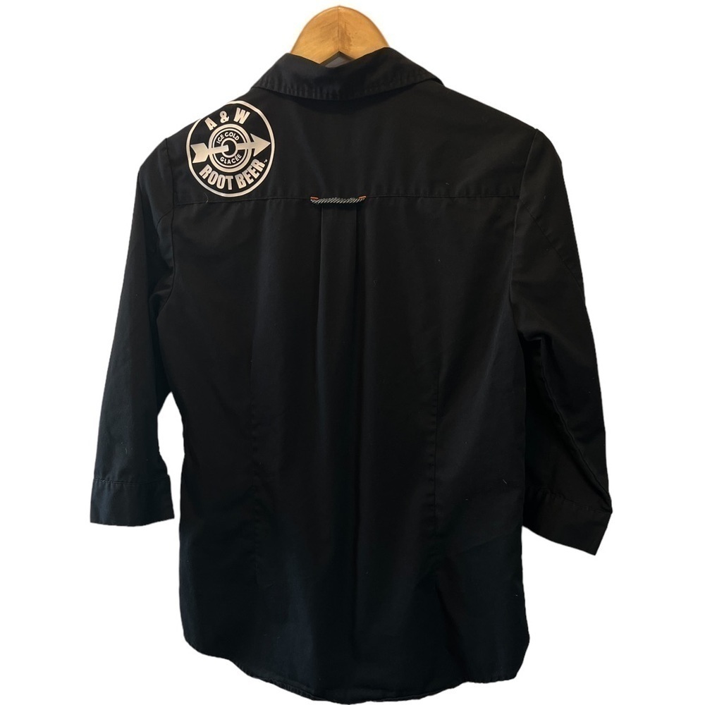 A&W Merch Black Button Uo Back Logo Collared 3/4 Length Sleeve Top M
